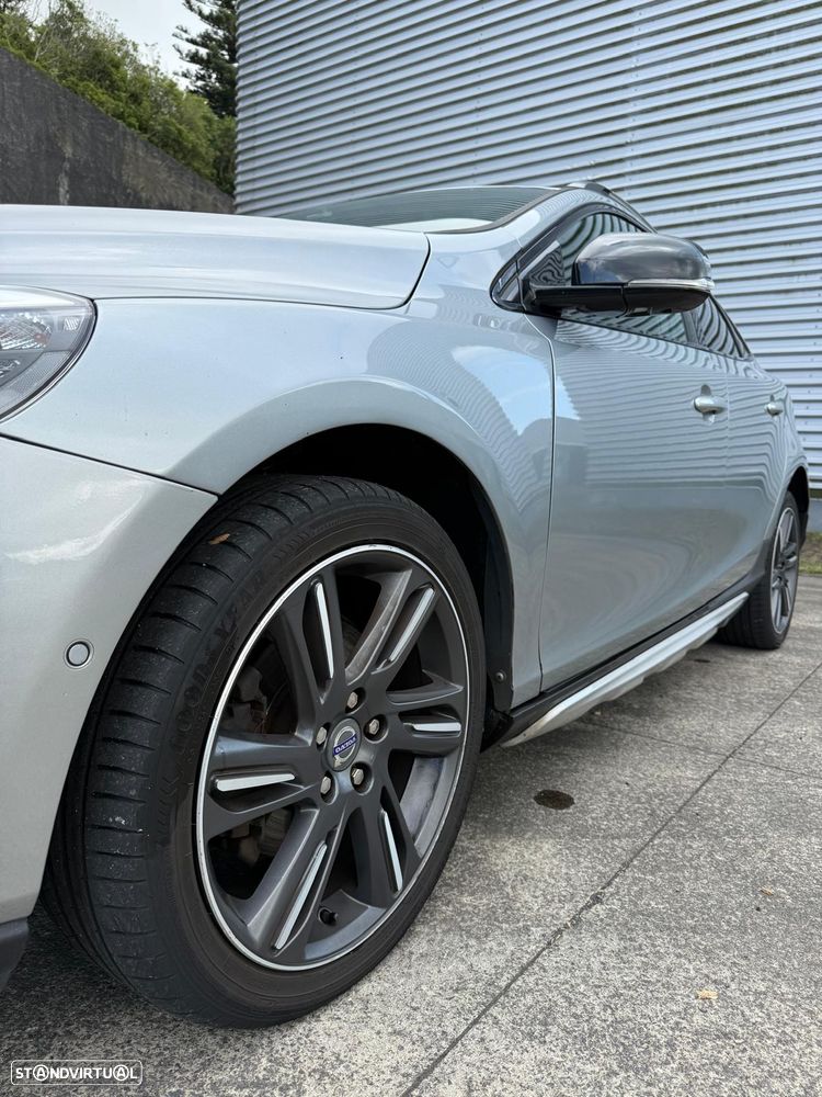 Volvo V40 Cross Country - 2