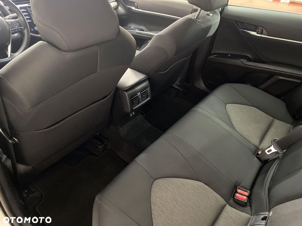 Toyota Camry 2.5 Hybrid Comfort CVT - 11