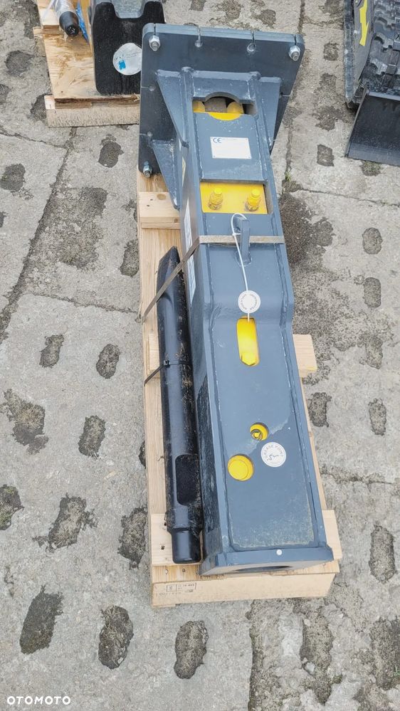 Młot wyburzeniowy hydrauliczny HM 702 Mustang - 2