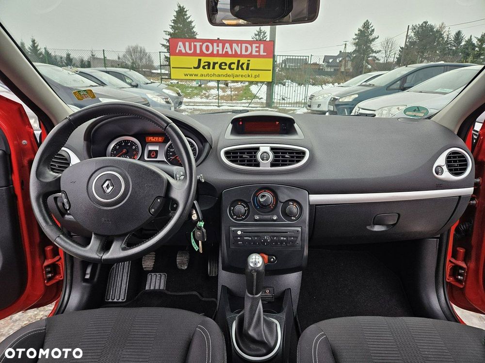 Renault Clio - 12