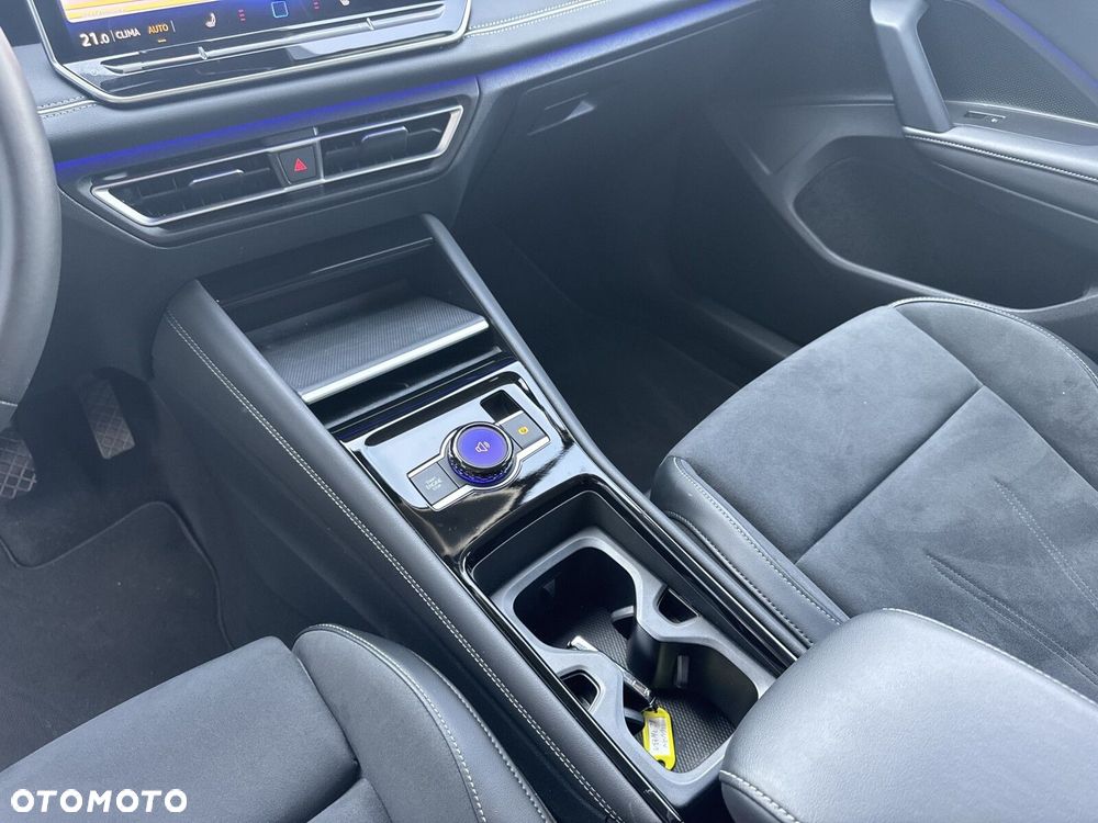 Volkswagen Tiguan - 16