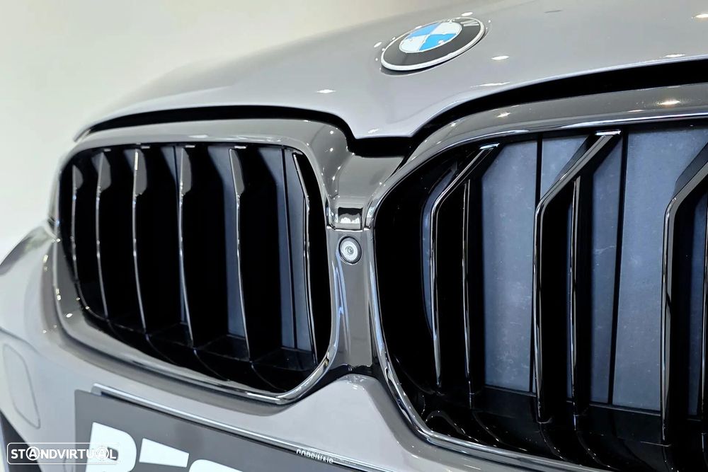 BMW 530 e Pack Desportivo M - 50