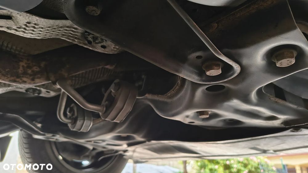 Skoda RAPID 1.2 TSI Active - 26