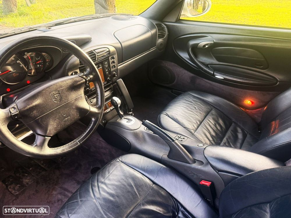 Porsche 911 Série F - 26