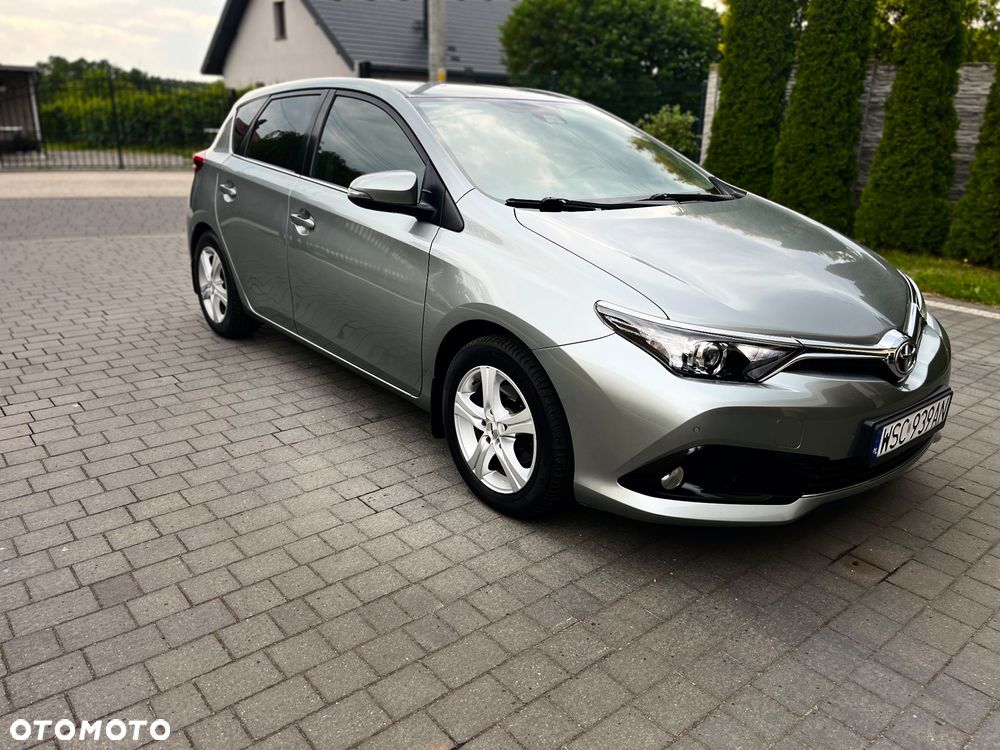 Toyota Auris 1.6 Premium - 3