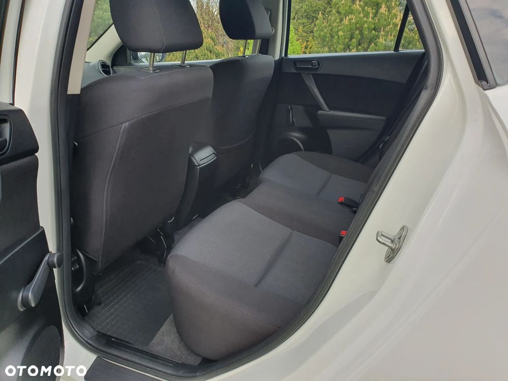 Mazda 3 1.6 Active + - 18