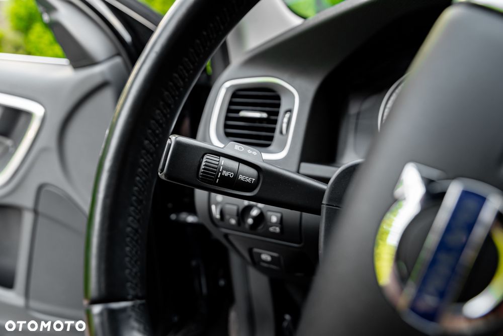 Volvo V60 T6 AWD Geartronic Summum - 33