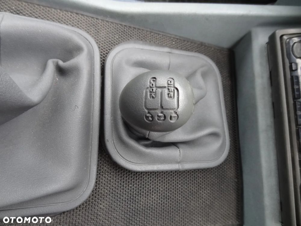 Land Rover Discovery - 11