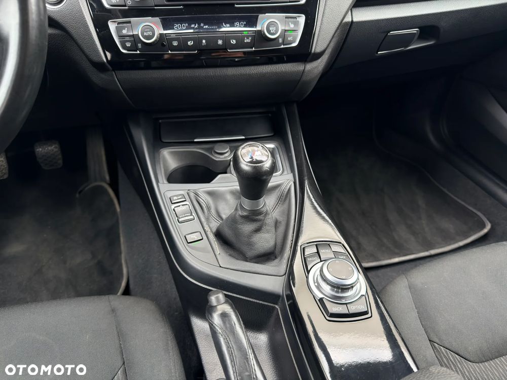 BMW Seria 1 118i Advantage - 12