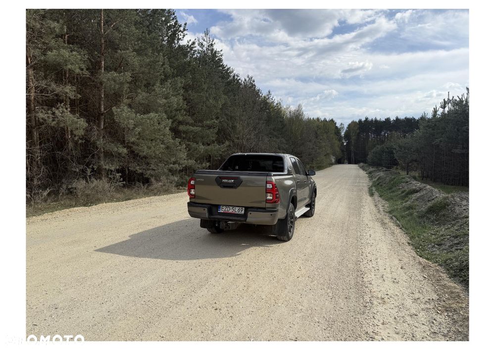 Toyota Hilux 2.8 D-4D Double Cab Invincible Sport 4x4 - 6