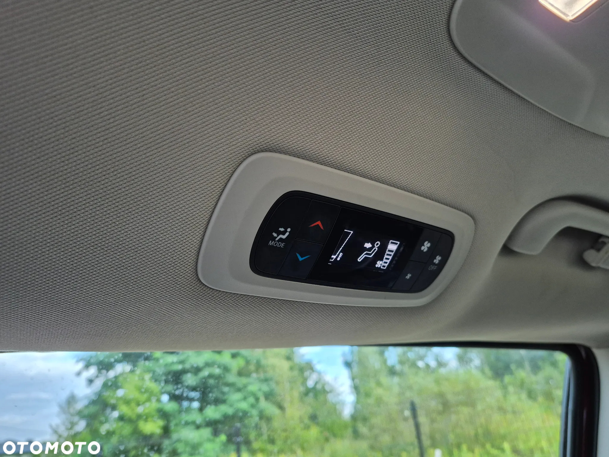 Chrysler Pacifica - 11