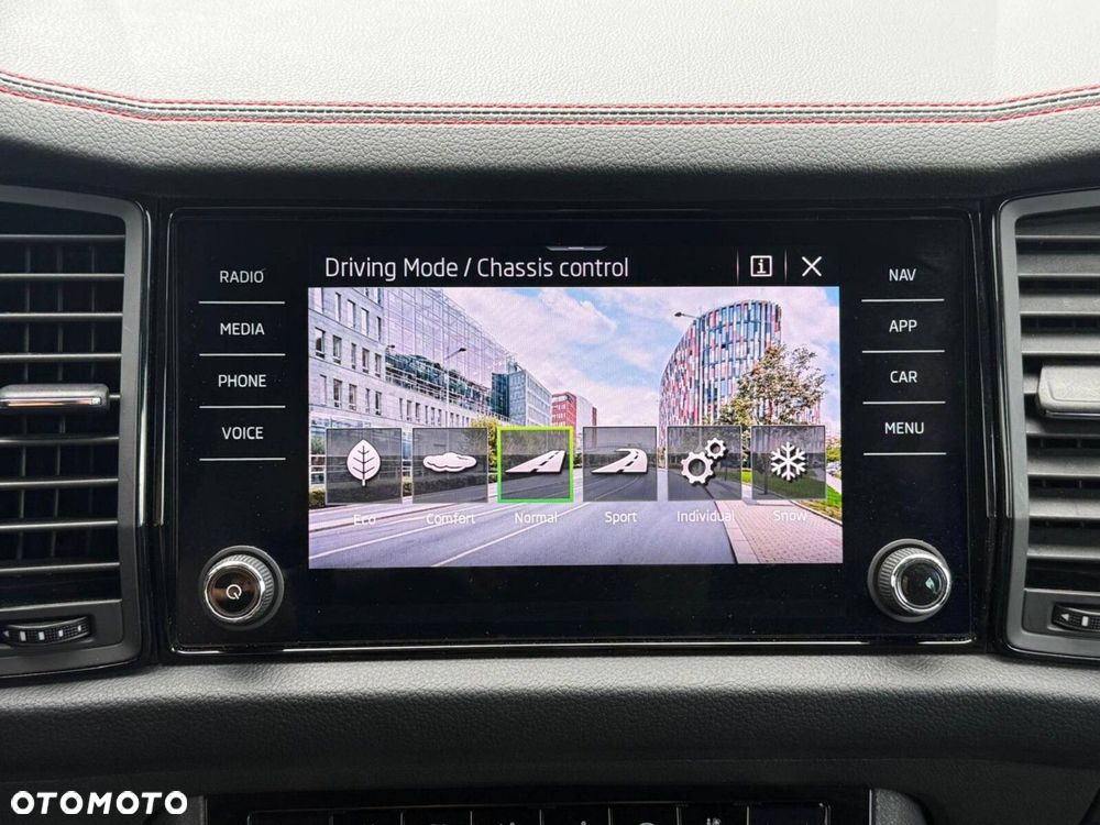 Skoda Kodiaq 2.0 TSI 4x4 RS DSG 7os - 32