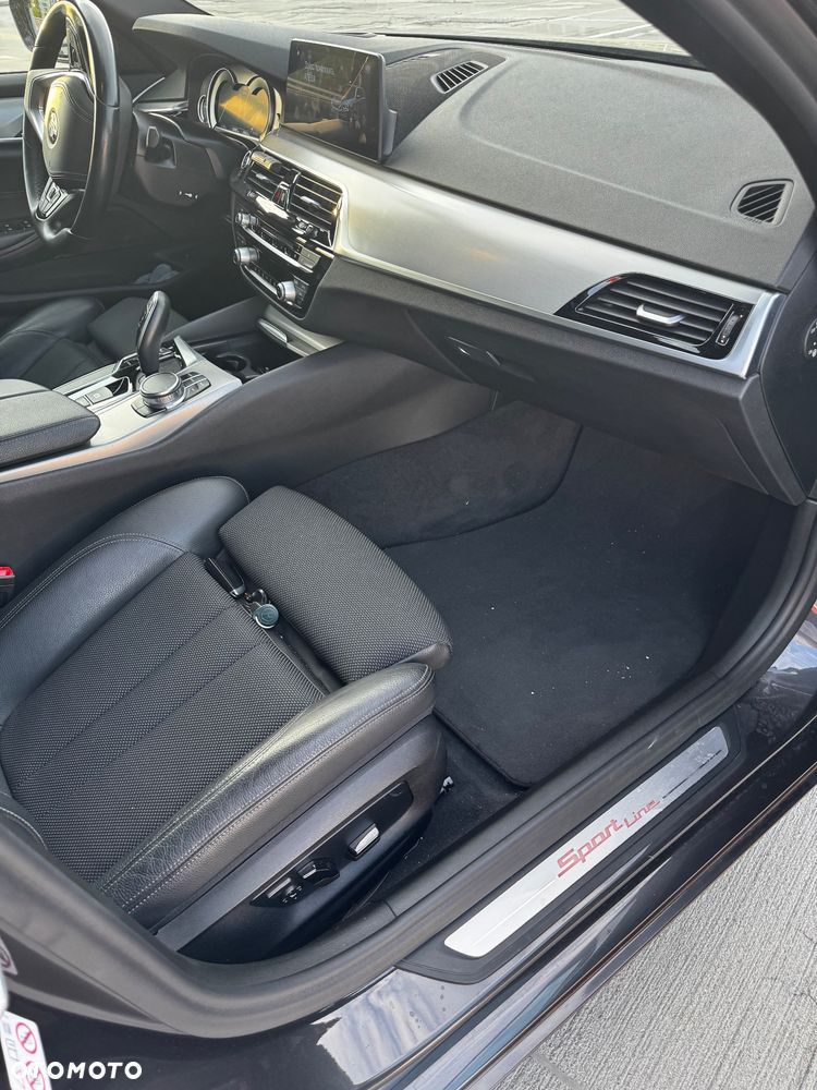 BMW Seria 5 520d Sport Line - 17