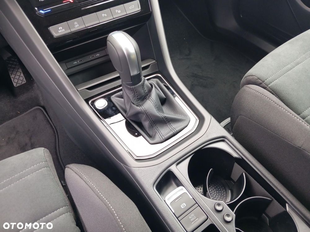 Volkswagen Touran - 16