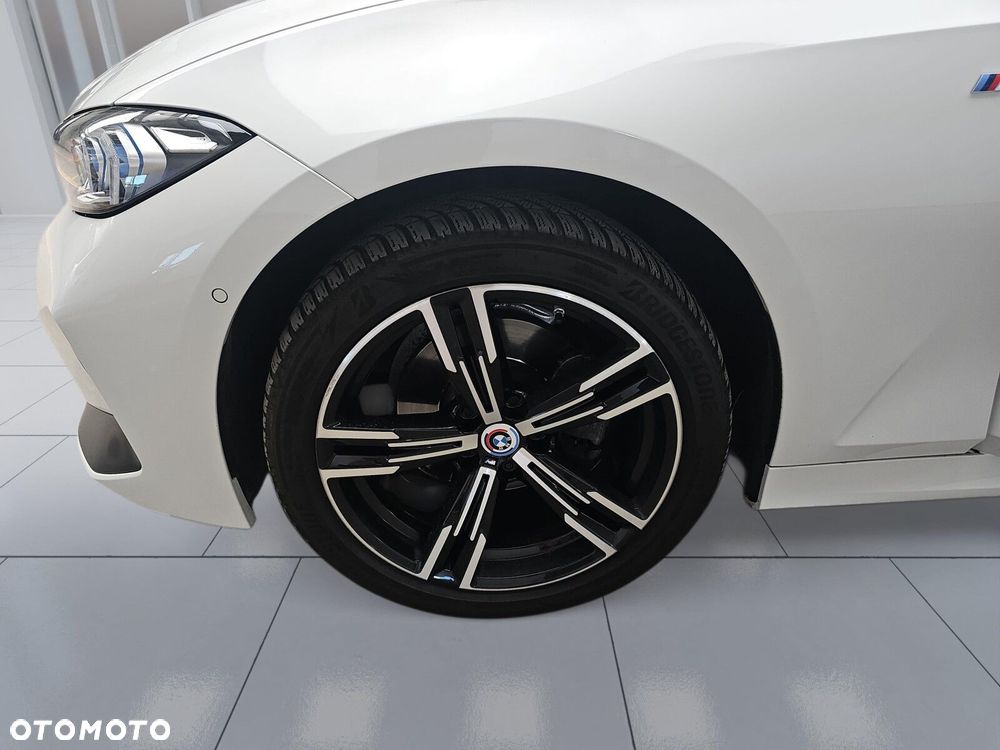 BMW Seria 3 320i - 35