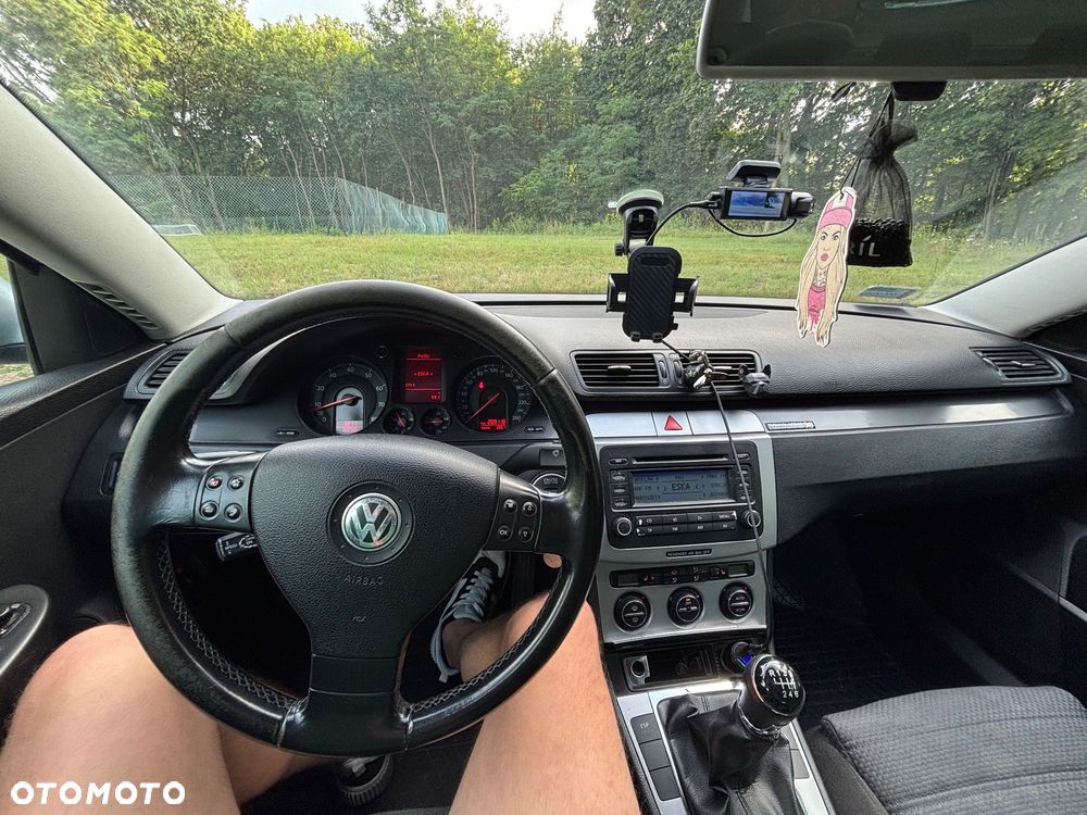 Volkswagen Passat - 9