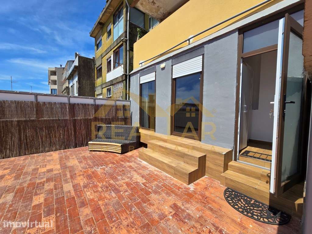Apartamento T4 convertido em T3 no centro de Matosinhos - Grande imagem: 3/25