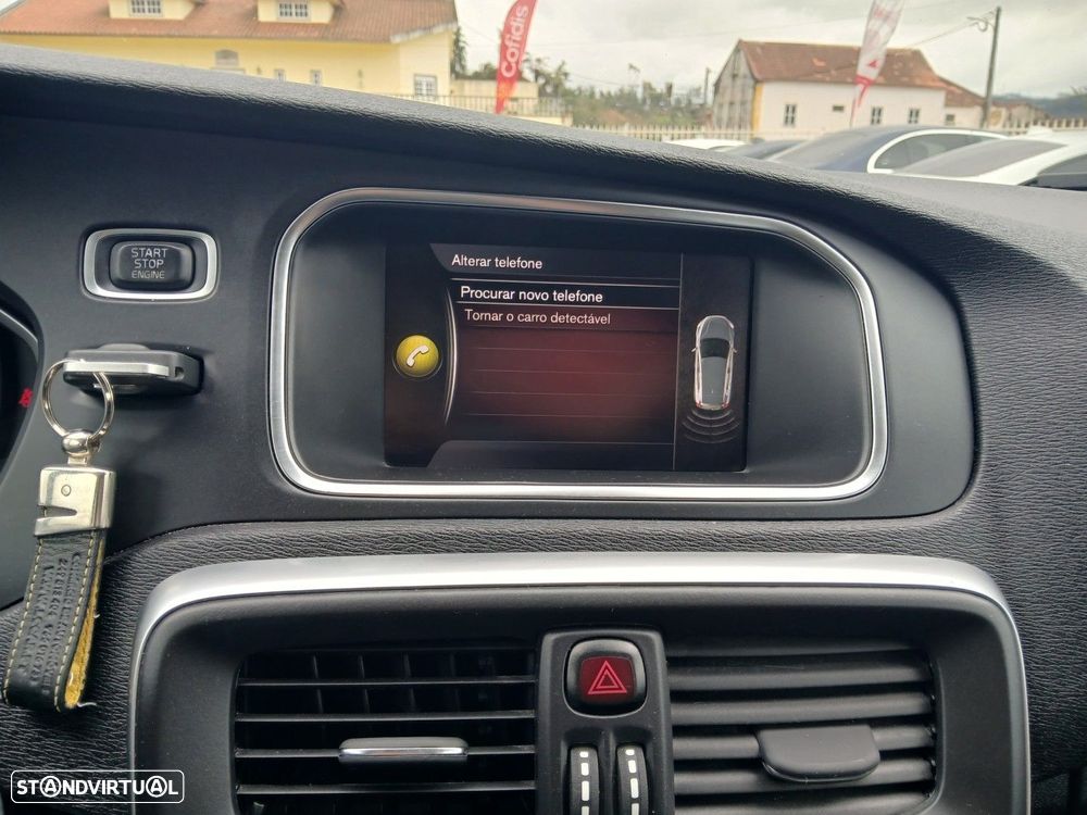 Volvo V40 2.0 D2 Momentum Geartronic - 26