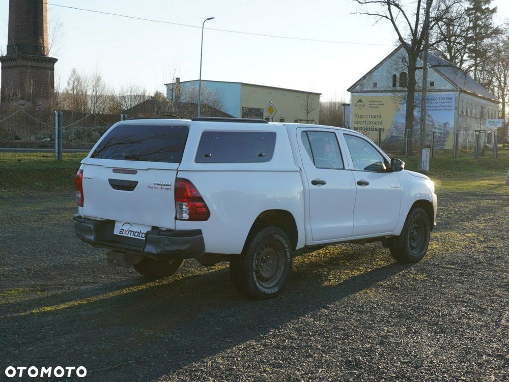 Toyota Hilux - 10
