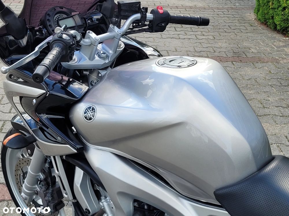 Yamaha FZ6 - 16