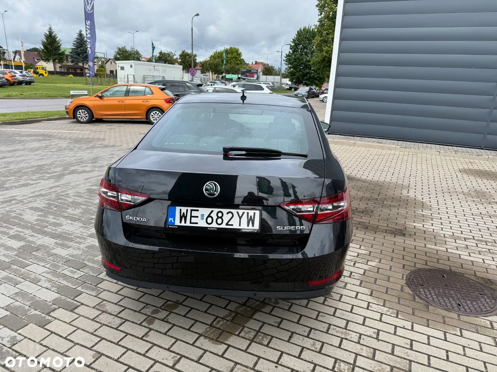 Skoda Superb 2.0 TDI L&K DSG - 5
