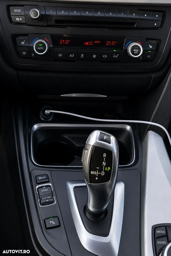 BMW Seria 3 320d Aut. - 10