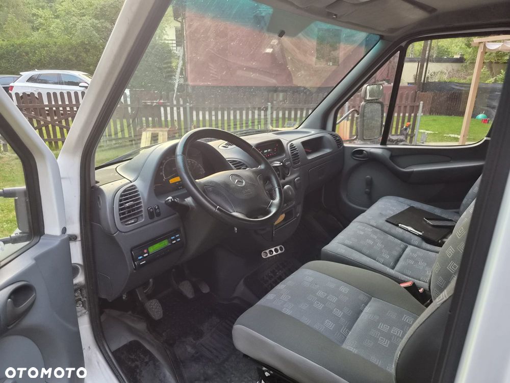 Mercedes-Benz Sprinter - 11