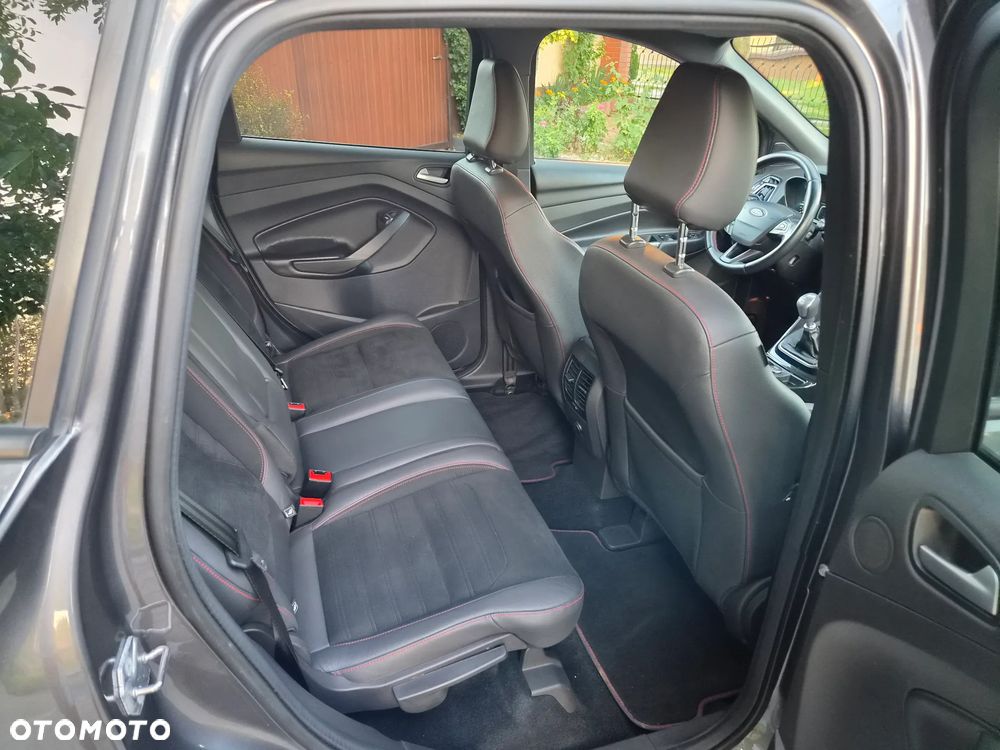 Ford Kuga 2.0 TDCi 4x4 ST-Line - 33