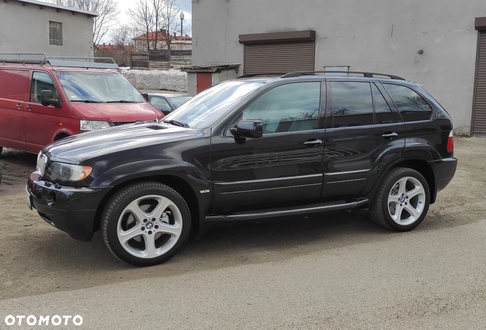 BMW X5 4.4i - 6