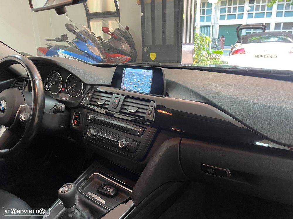 BMW 318 d Touring Pack M - 30