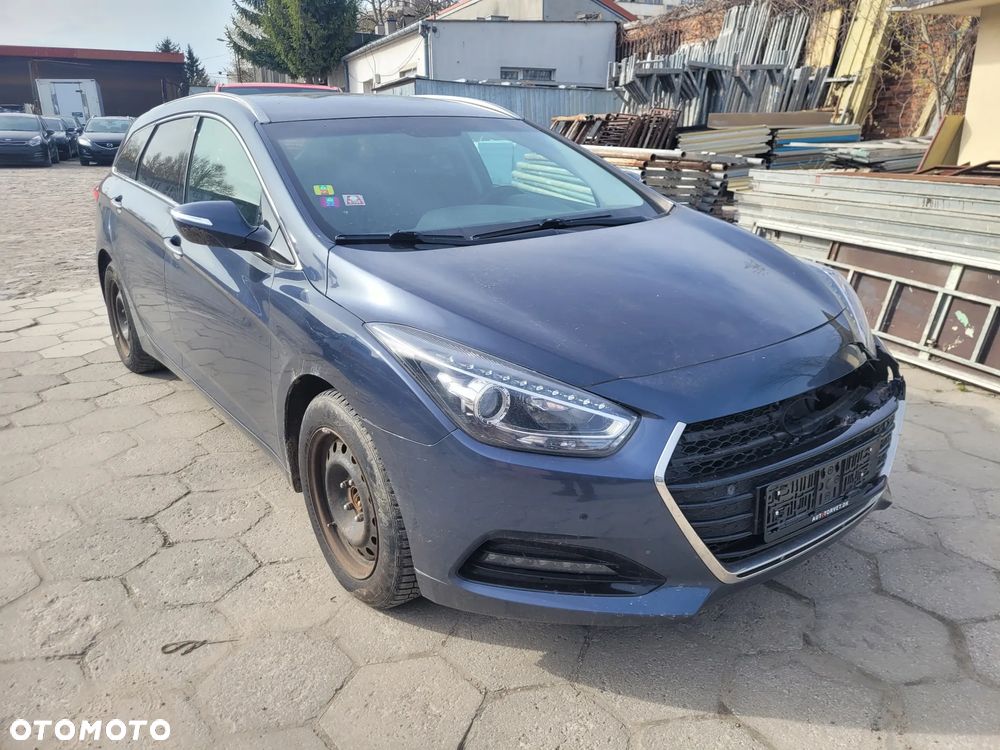 Hyundai i40 Kombi blue 1.7 CRDi DCT Premium - 3