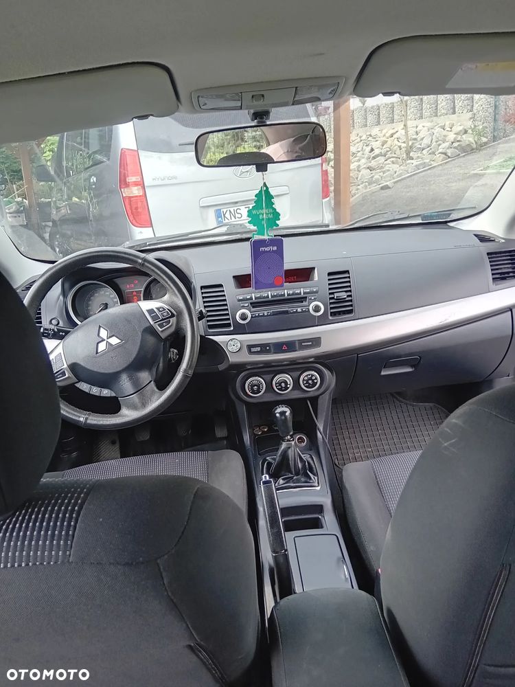 Mitsubishi Lancer - 9