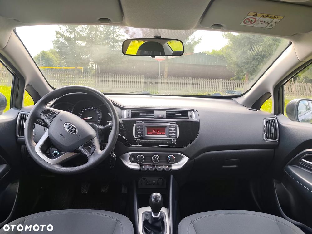 Kia Rio 1.4 M - 10