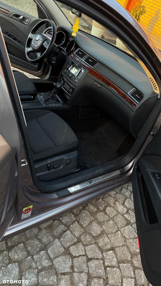 Skoda Superb 2.0 TSI Comfort DSG - 6