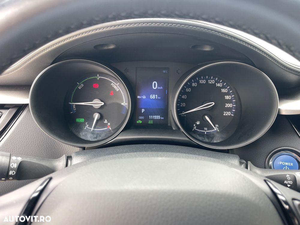 Toyota C-HR Hybrid Club - 39