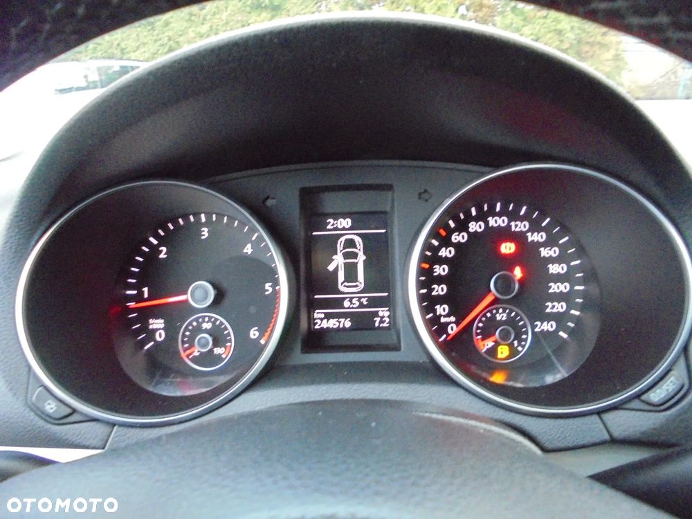 Volkswagen Golf 1.6 TDI DPF Comfortline - 29