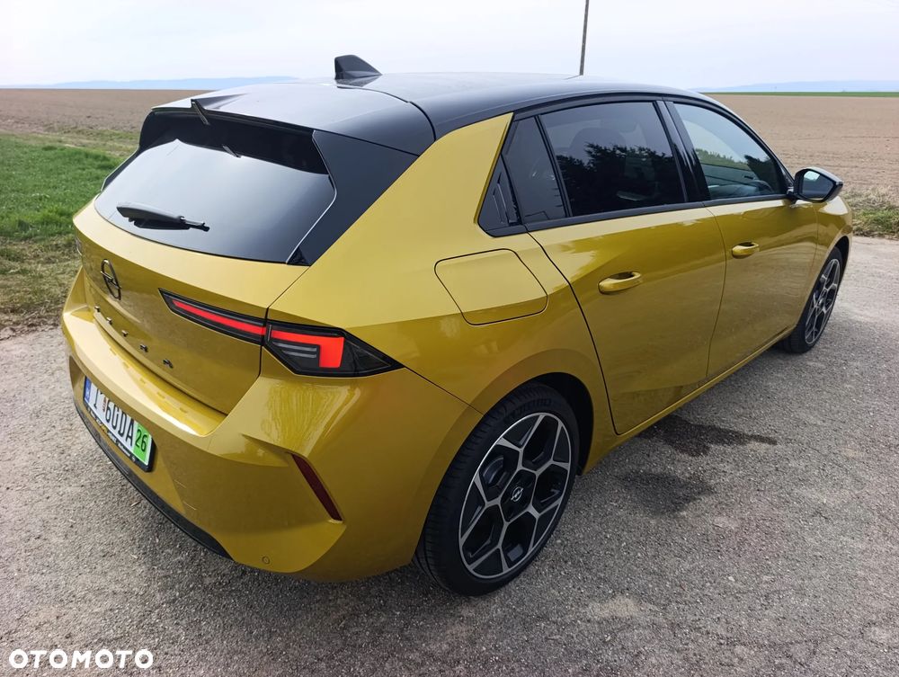 Opel Astra 1.2 Turbo Business Elegance - 1