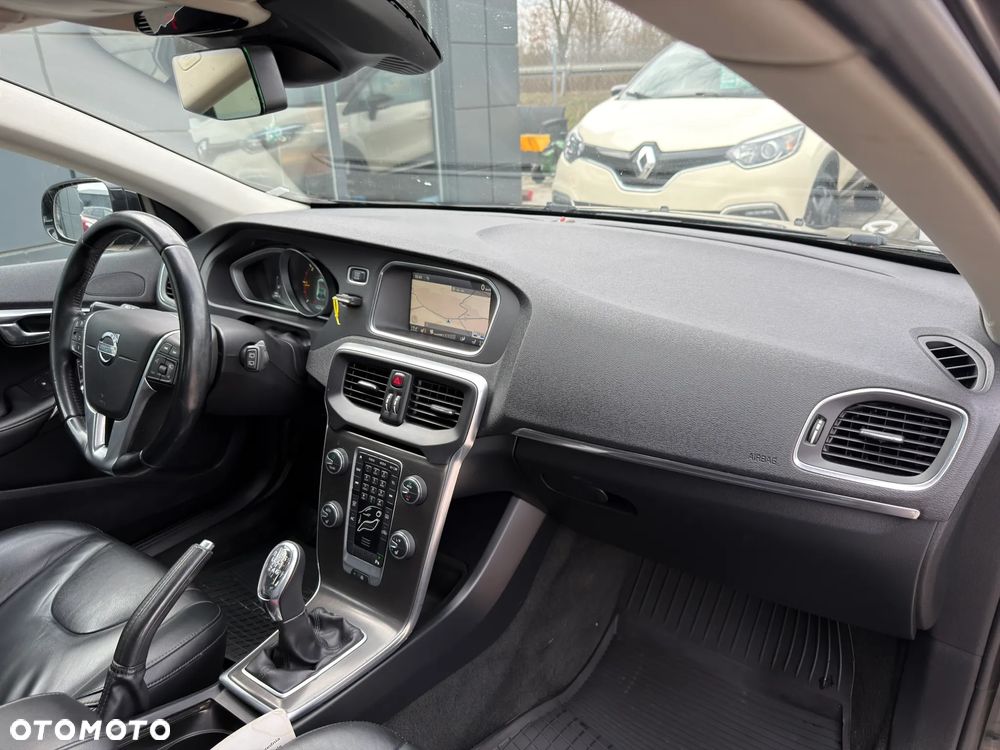 Volvo V40 D2 - 30