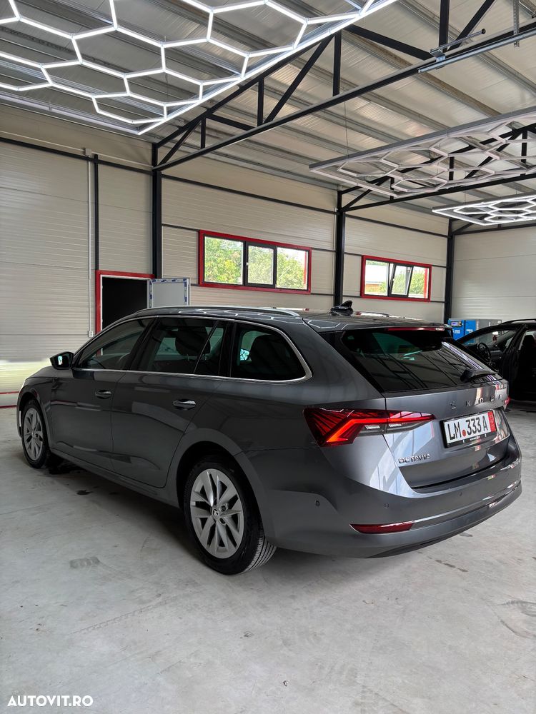Skoda Octavia 2.0 TDI DSG Ambition - 12
