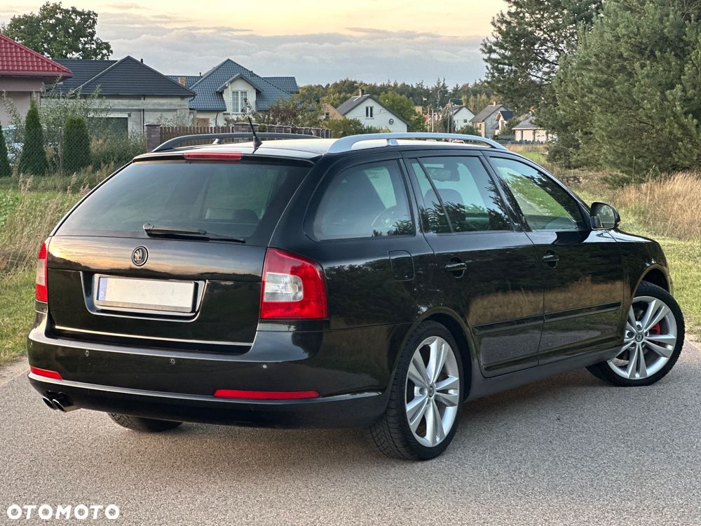 Skoda Octavia 2.0 TDI CR DPF DSG RS - 14