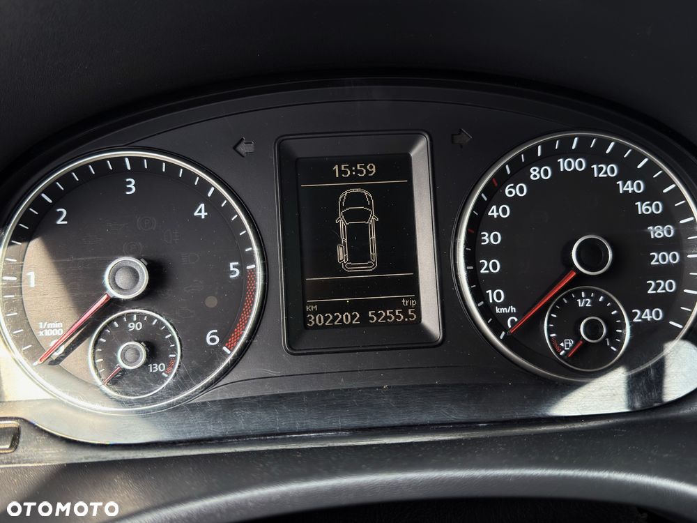 Volkswagen Caddy Comfortline - 11