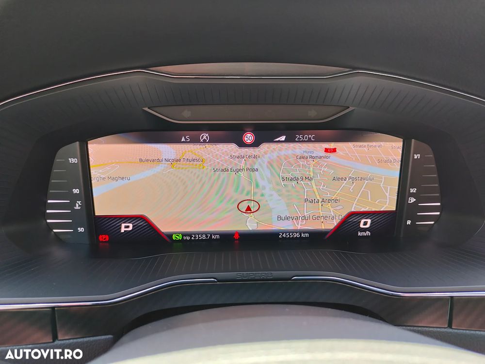 Skoda Superb 2.0 TDI DSG Premium Edition - 8