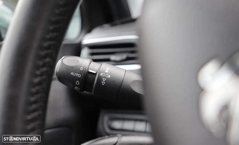 Peugeot 2008 1.2 PureTech Style - 26