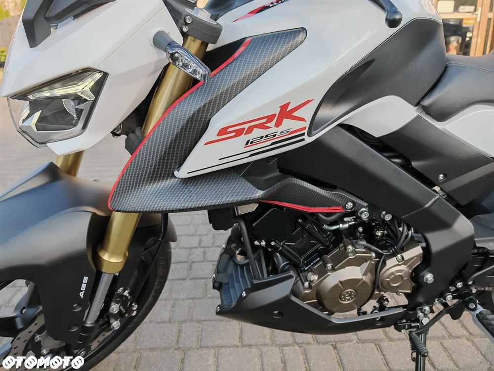 QJMOTOR SRK 125S - 5