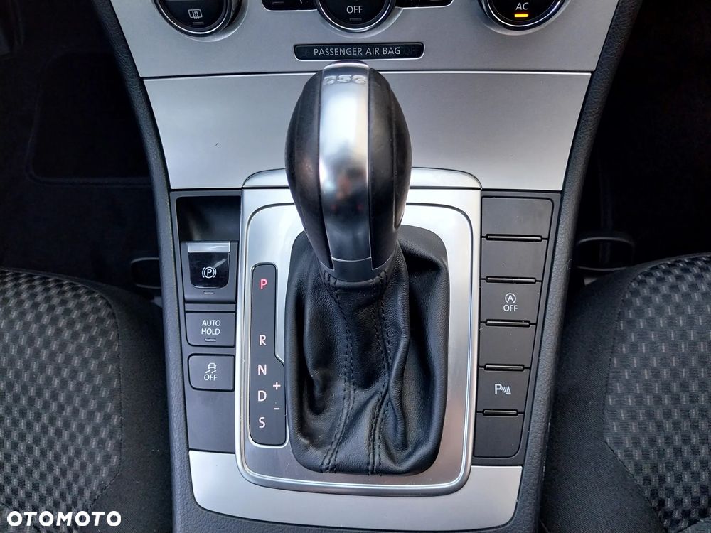 Volkswagen Passat 2.0 TDI DSG BlueMotion Technology Trendline - 14