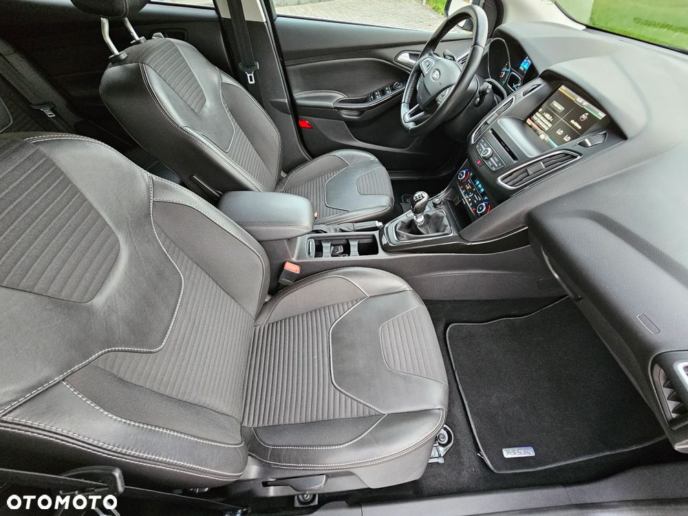 Ford Focus Turnier 1.0 EcoBoost Start-Stopp-System TITANIUM X - 23