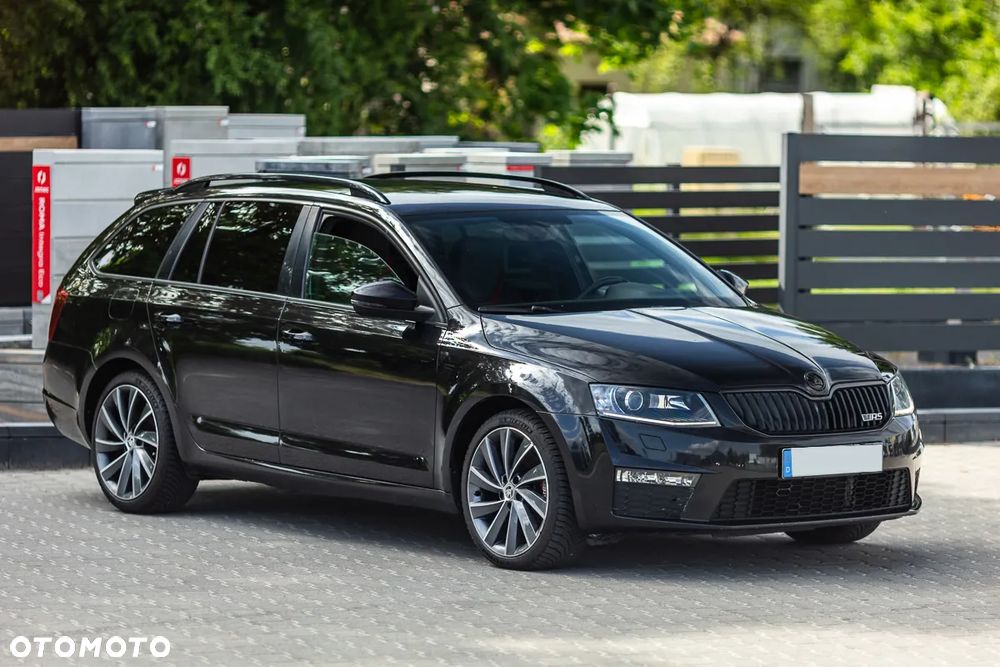Skoda Octavia 2.0 TDI DSG RS - 9