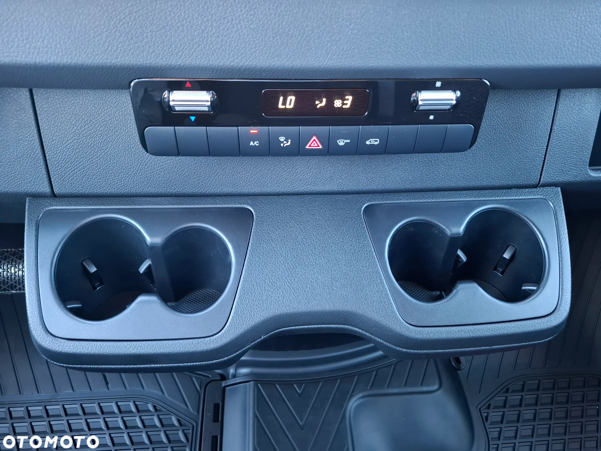 Mercedes-Benz Sprinter 317 CDI Furgon PRO 3665 mm L2H2 - 26