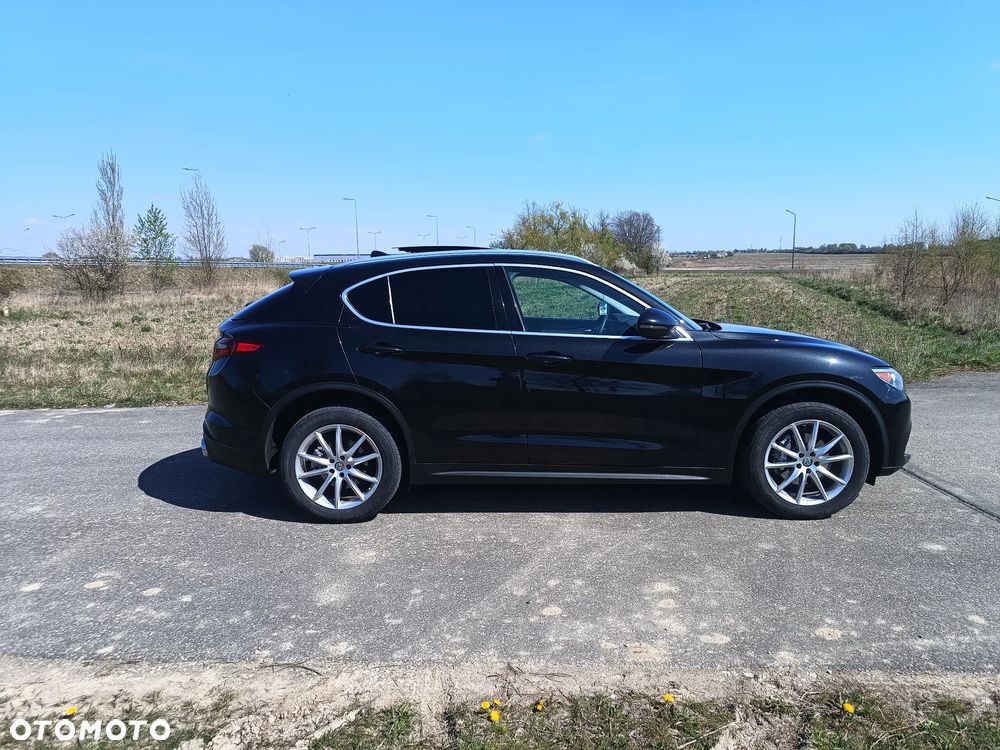Alfa Romeo Stelvio 2.0 Turbo 16V AT8-Q4 Tributo Italiano - 4