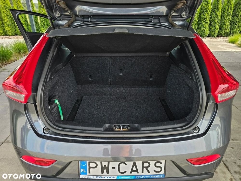 Volvo V40 - 30